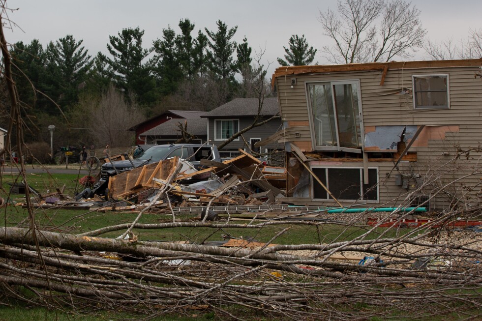 No deaths or serious injuries reported as tornadoes strike Midwest US