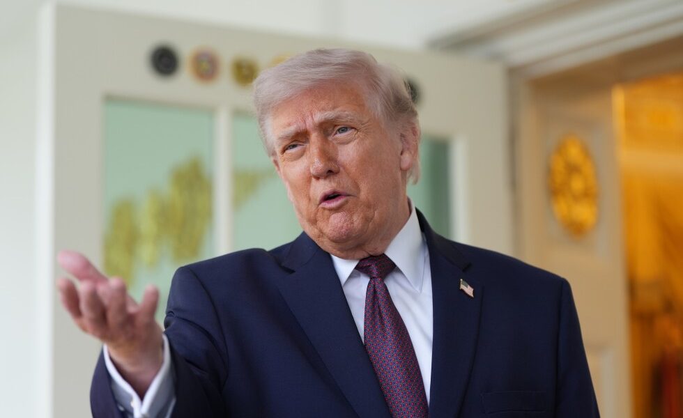 Trump heads to Las Vegas, a push to focus on the economy