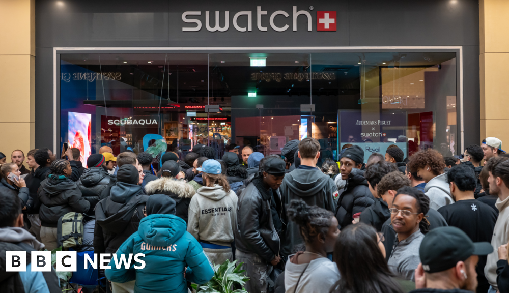 Swatch stores close for second day after crowds