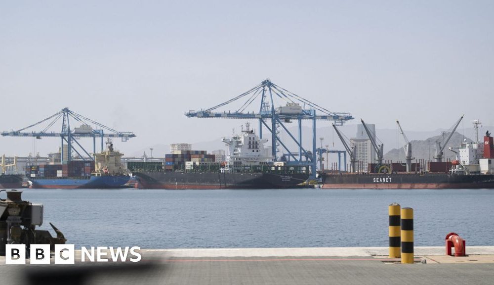 US strikes Iranian fast boats as Iran attacks UAE oil facility