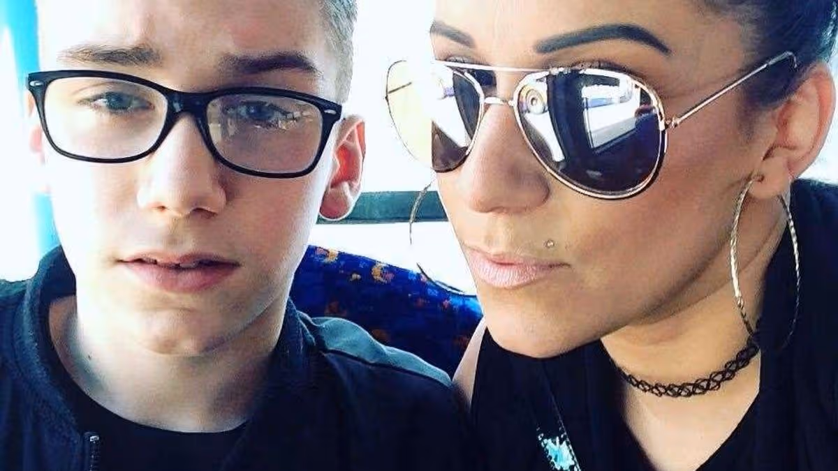 Mum and son forced way into ex-pal's home before smashing teeth out in horror attack