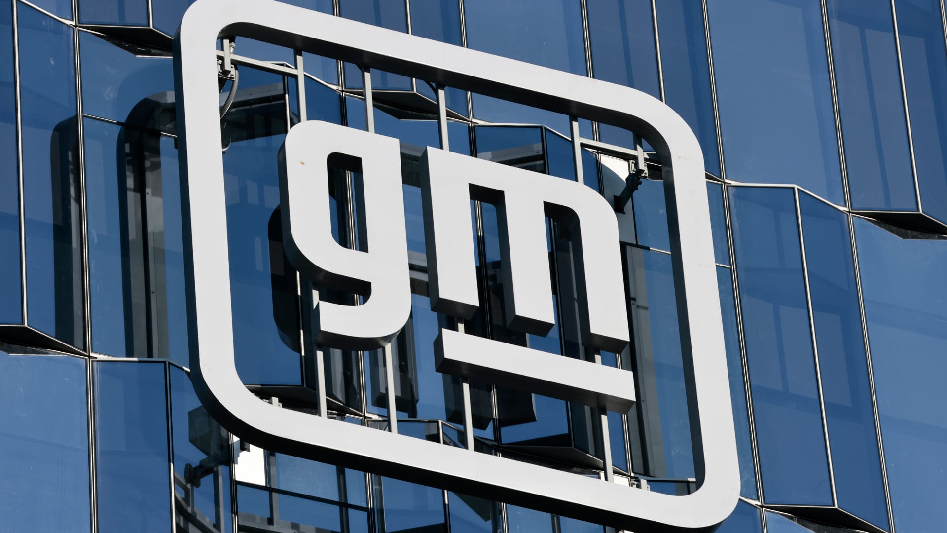 Laid-off GM employees tell of ominous email, severance and role of AI