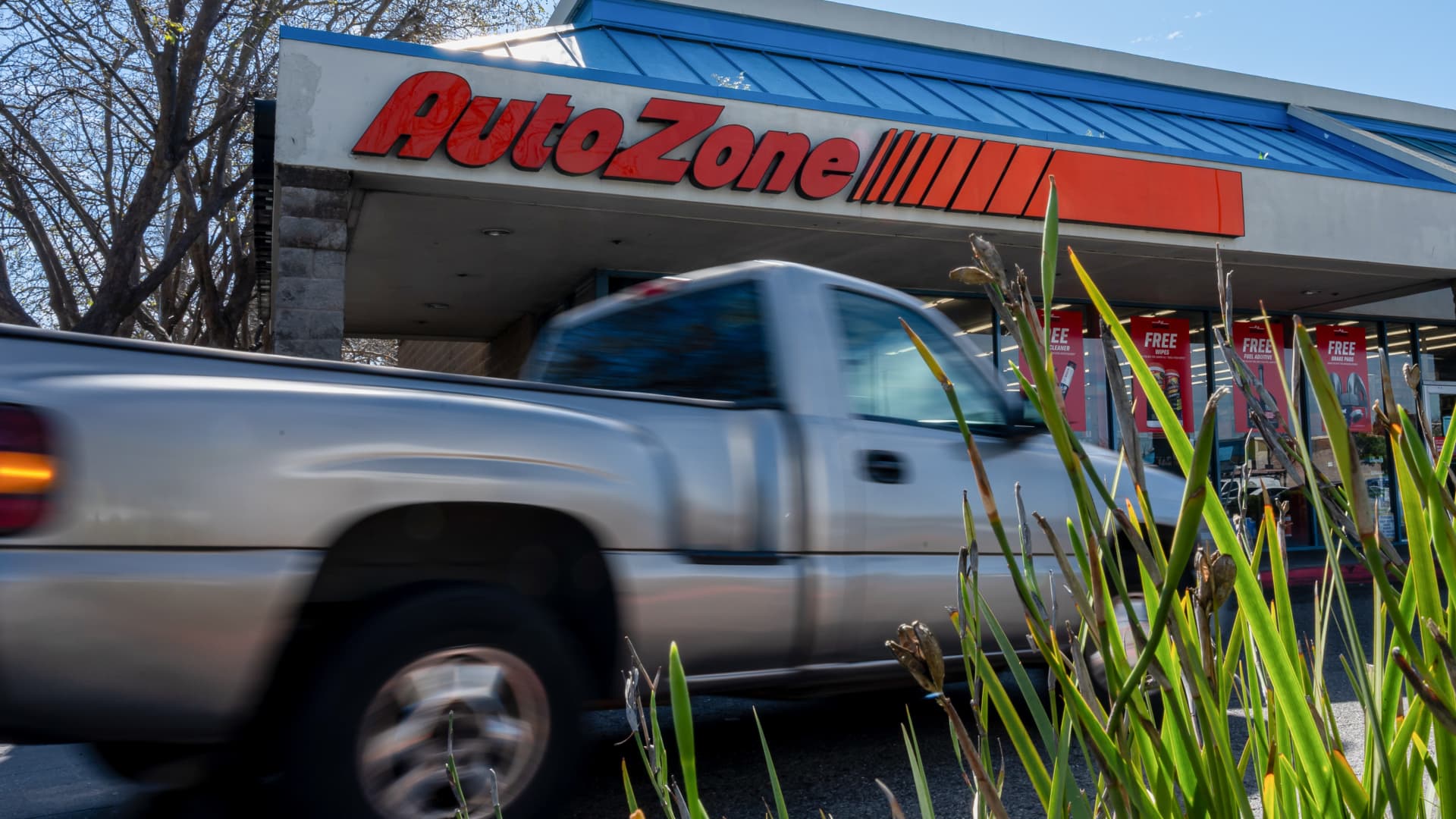 AutoZone stock on pace for worst trading day since March 2020