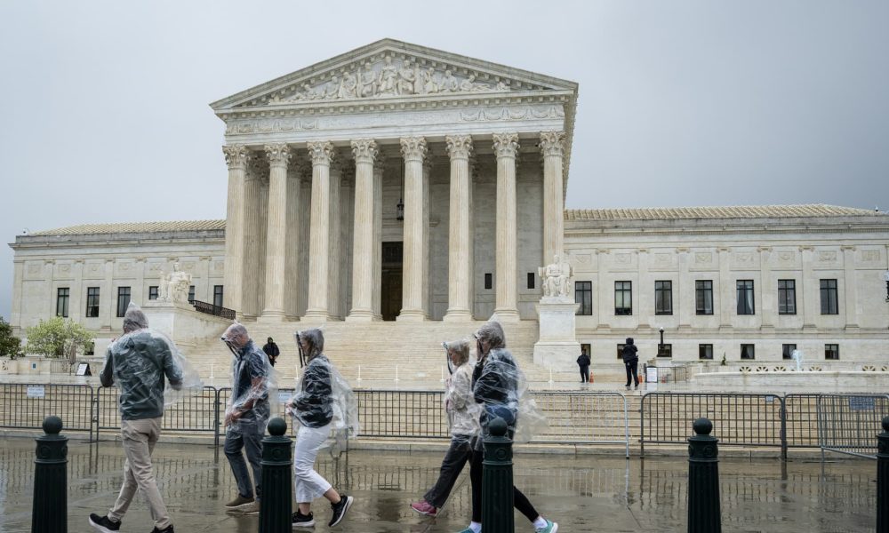 Series of court decisions weaken Democrats' odds of winning the House