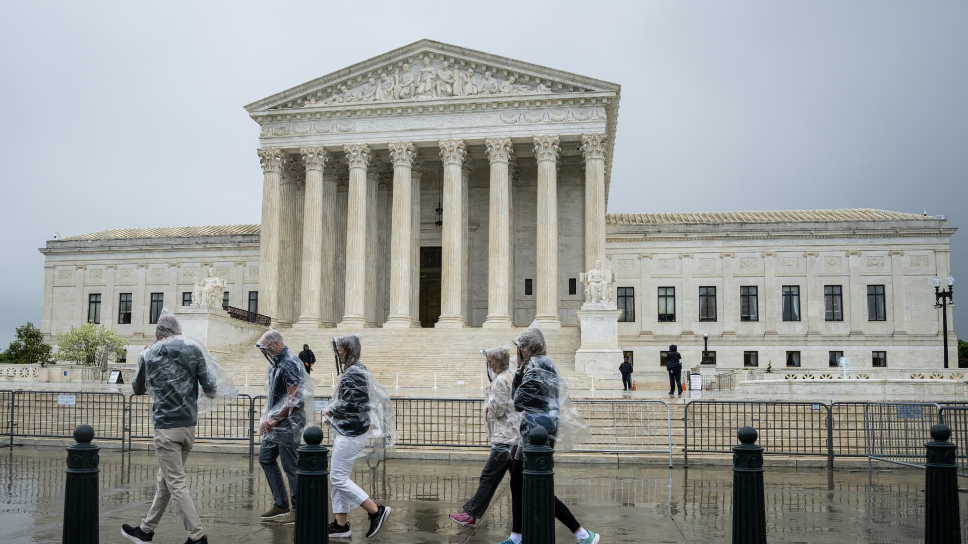 Series of court decisions weaken Democrats' odds of winning the House