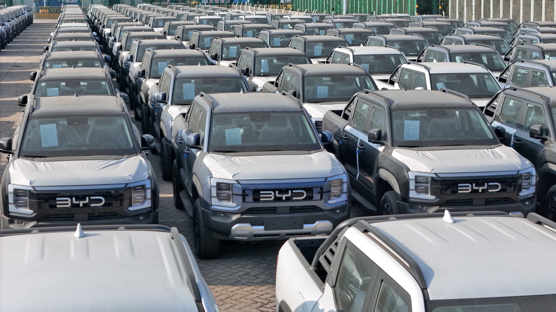 Chinese EVs are coming to Canada, and dealers are eager to sell them
