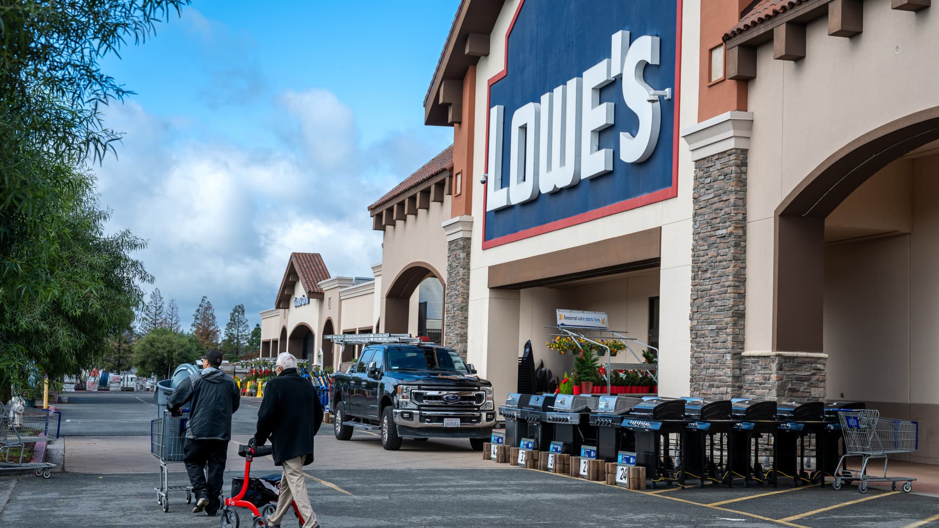 Lowe's (LOW) Q1 2026 earnings