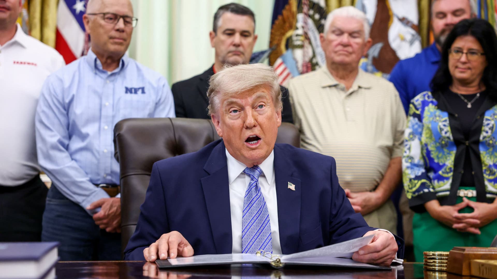 Trump changes EPA refrigeration rules in grocery price push
