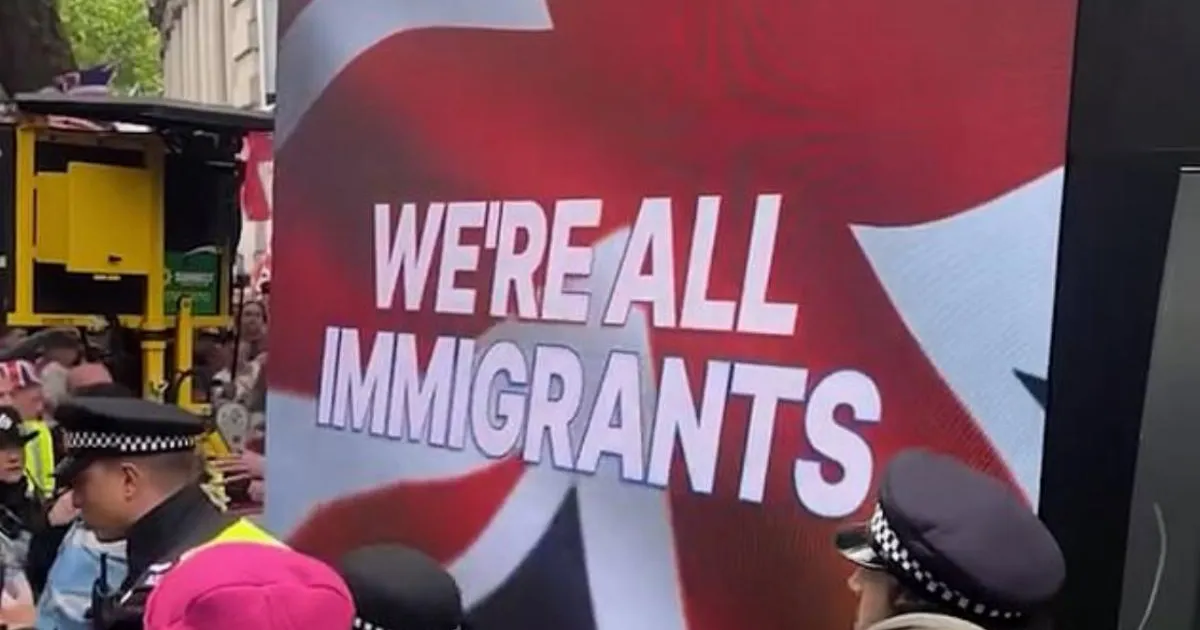Tommy Robinson's Unite the Kingdom rally trolled by pro-migrant group | News Politics
