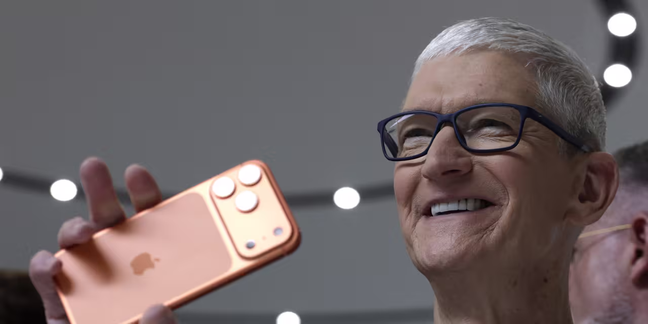Apple Stock Continues to Edge Higher Ahead of the Close