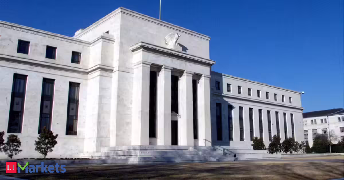 Pimco CIO sees risk of US Fed hiking rates due to Iran war