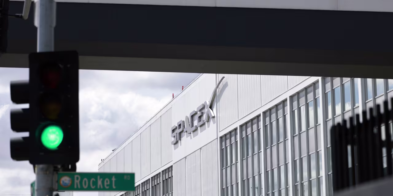 Space Stock ETFs Are Suddenly Hot. Only 1 Owns SpaceX.