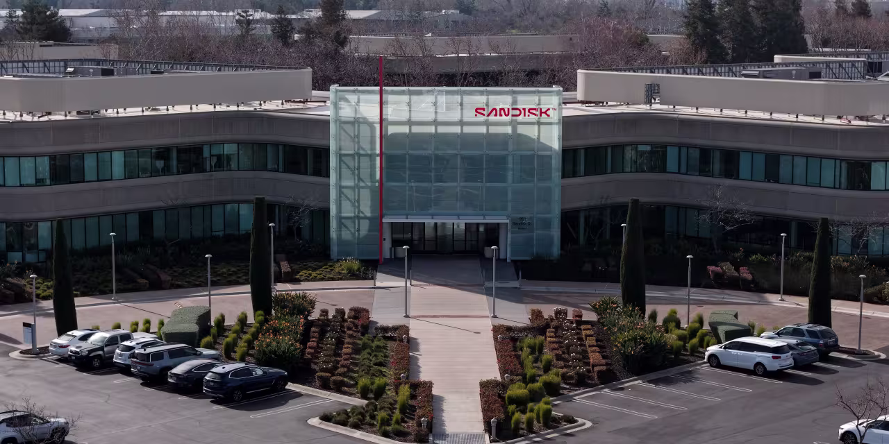 Sandisk CEO Says Memory Market Will Stay ‘Undersupplied.’ AI Is Changing the Business.