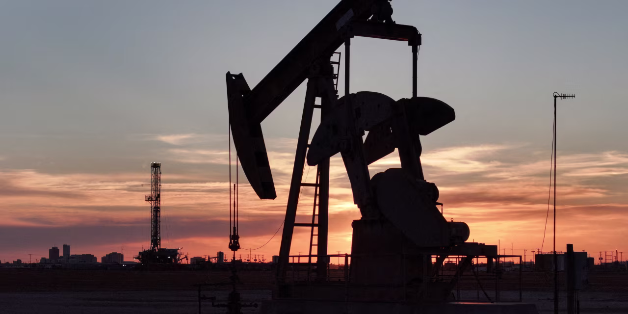 Oil Falls On Renewed Hopes for U.S.-Iran Deal