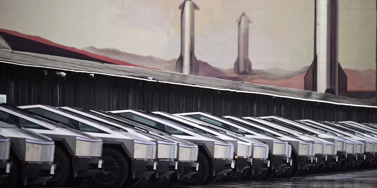Why the SpaceX Hype Isn’t Boosting Tesla Stock