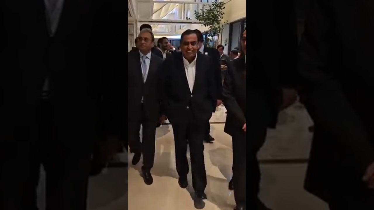 Mukesh Ambani has a lot of money..#mukeshambani #luxurylifestyle #shortvideo #money