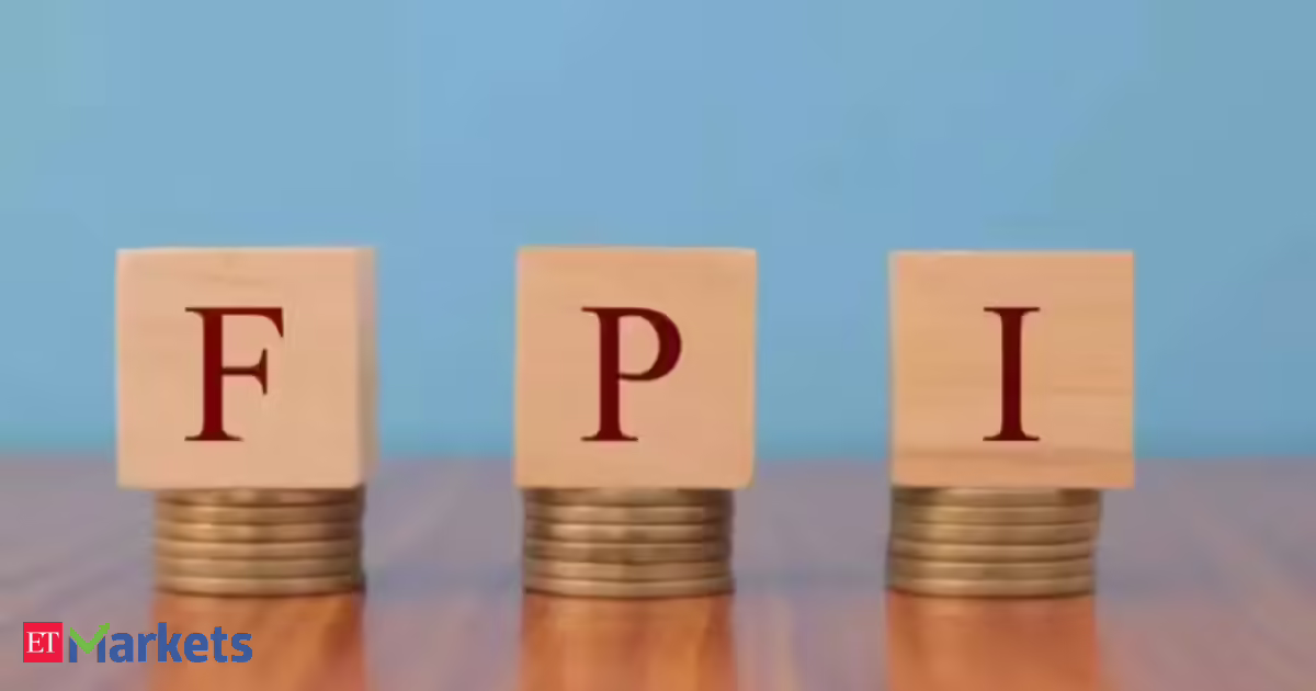 FPIs' outflow nears Rs 33,000 crore in May on weaker rupee