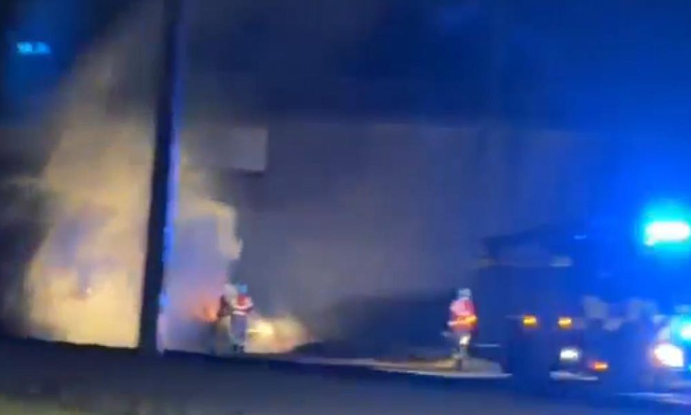 Watch - car engulfed in flames shuts M61 near Kearsley