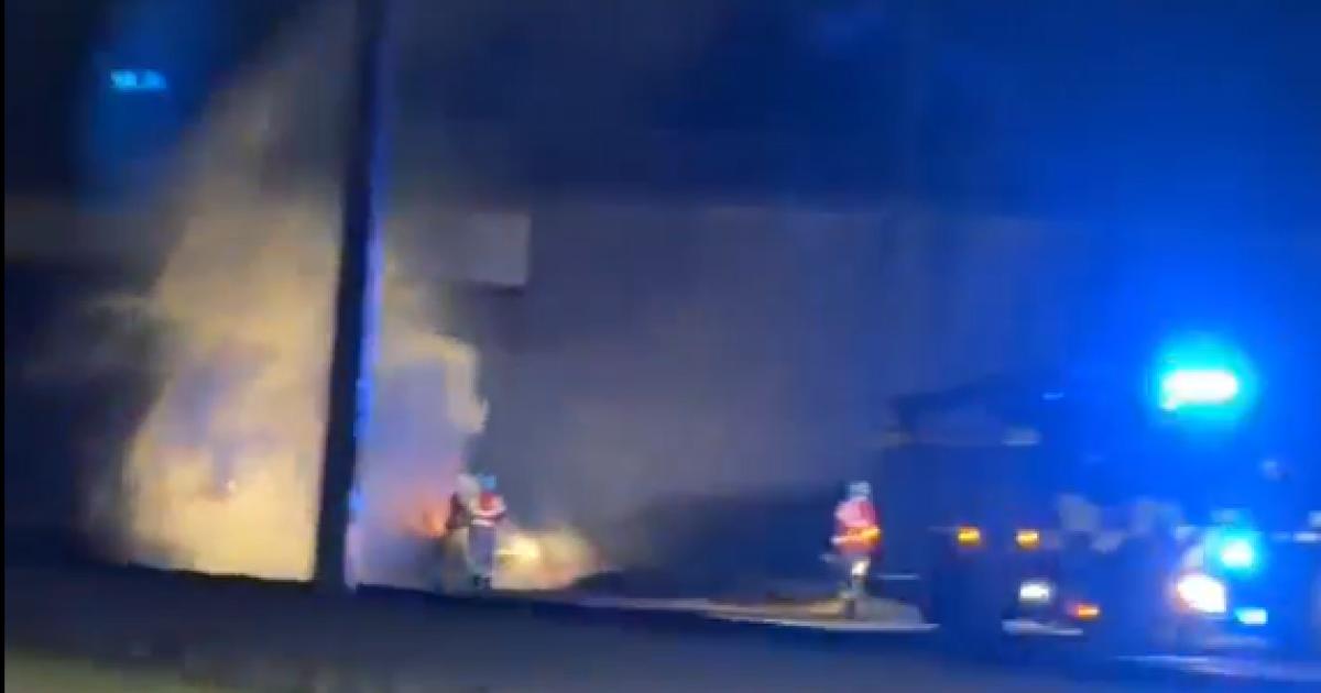 Watch - car engulfed in flames shuts M61 near Kearsley