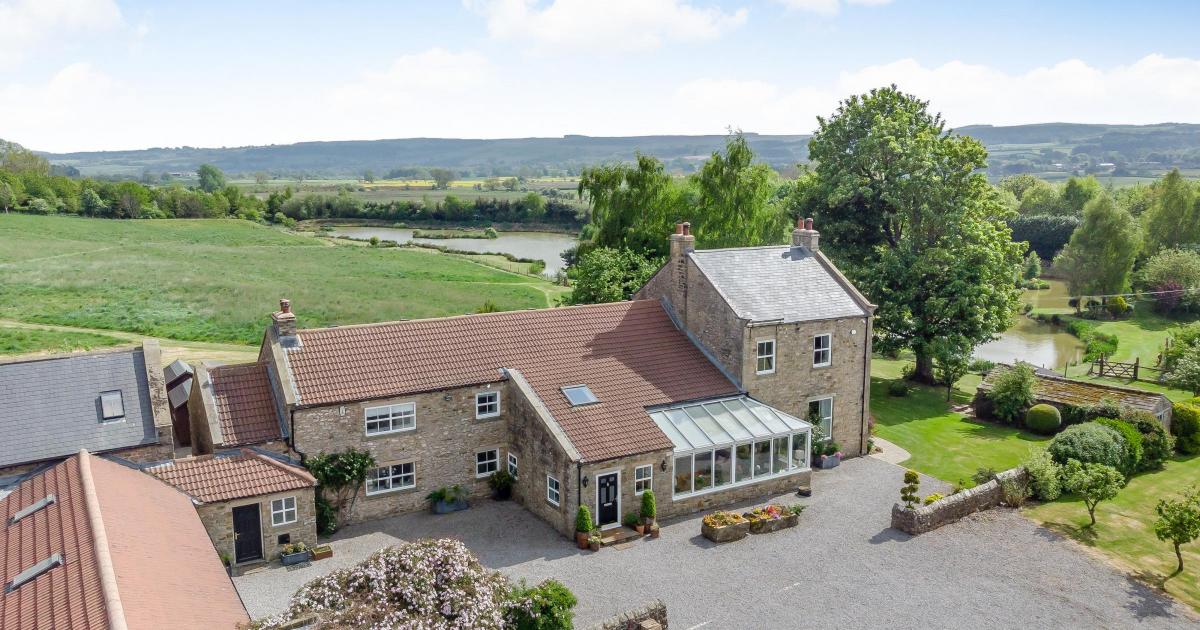 See inside luxury farmhouse near Barnard Castle with gym and hot tub