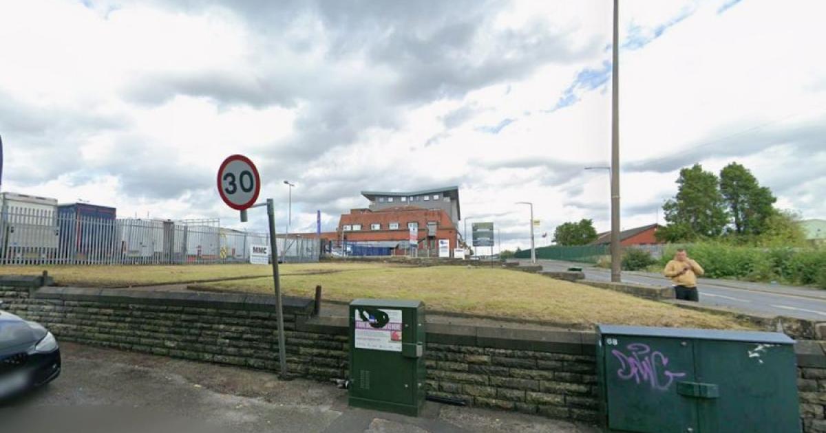 Plan for new car sales site off Nelson Street, Great Lever