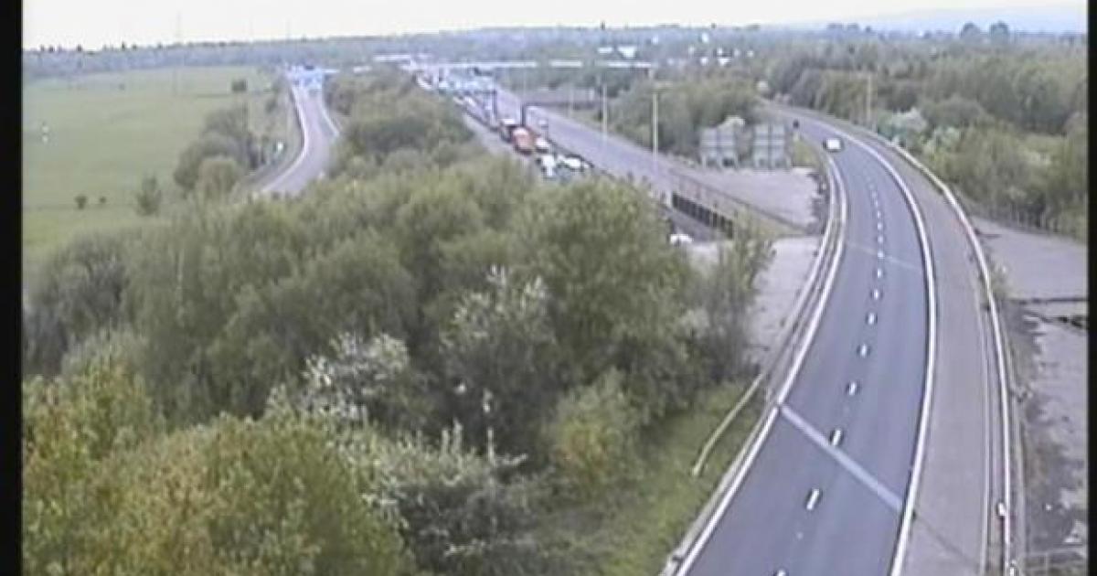 M61 advice for motorists as motorway shut in Bolton