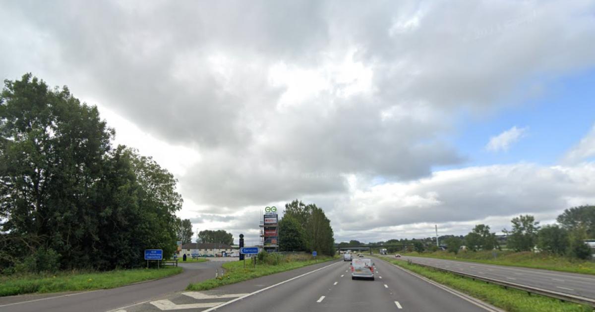 Couple praise police after 'little boy rescued' from M61 near Bolton
