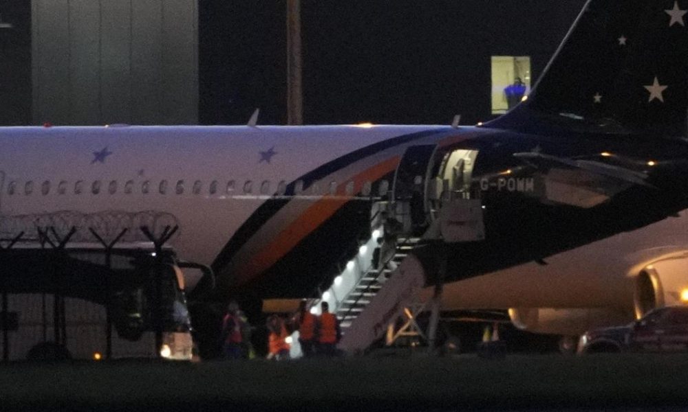 Passengers of hantavirus-hit cruise ship arrive at Manchester Airport
