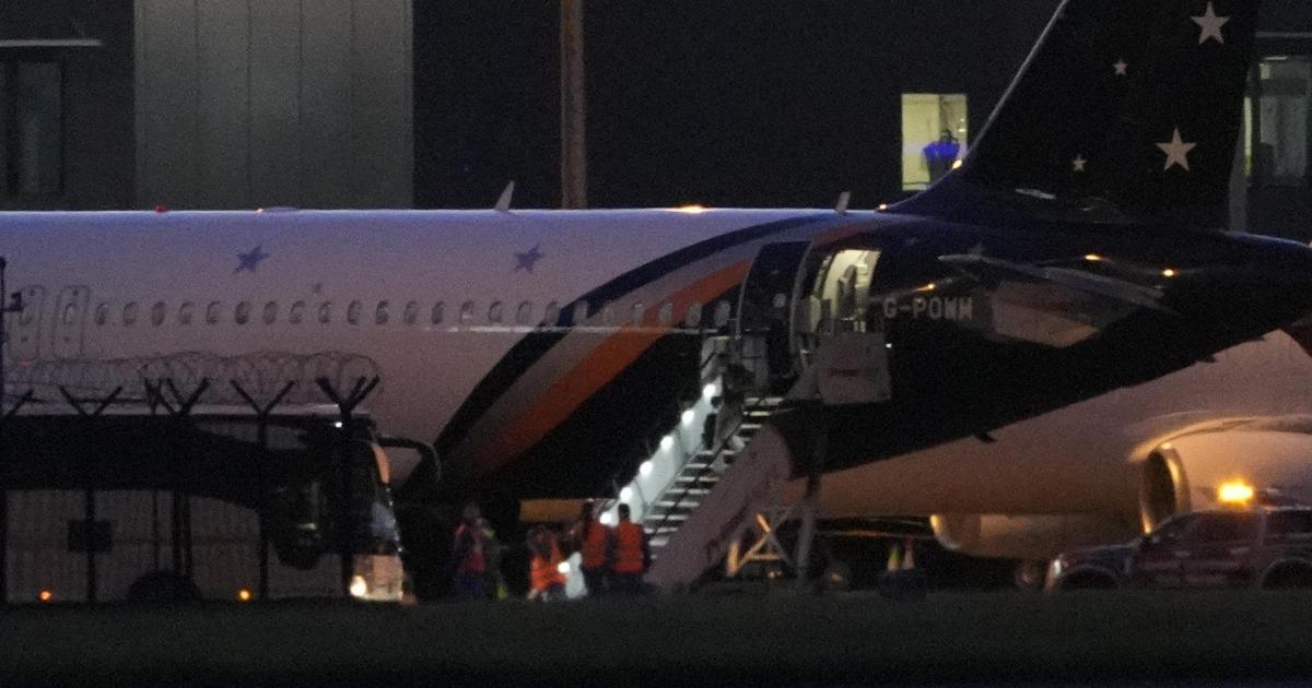 Passengers of hantavirus-hit cruise ship arrive at Manchester Airport