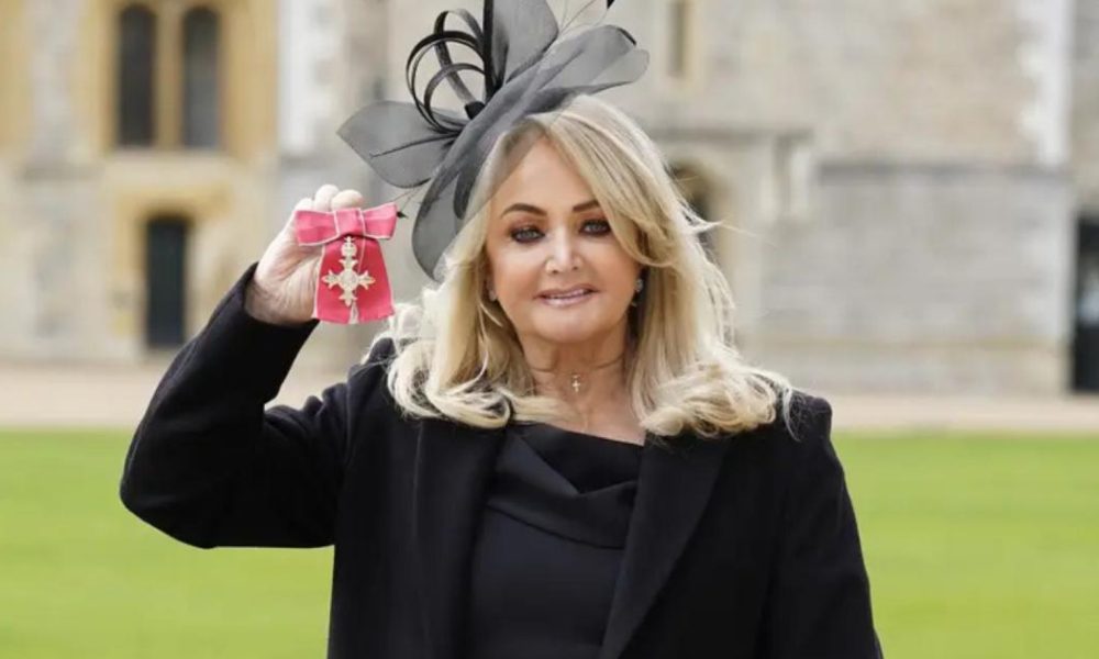 Bonnie Tyler friends fear for singer after cardiac arrest