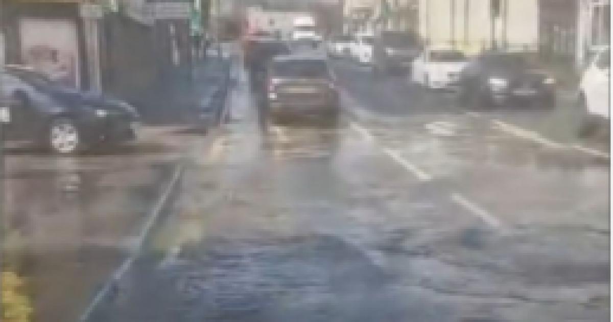 'Gushing' Darlington burst main causes long traffic queues