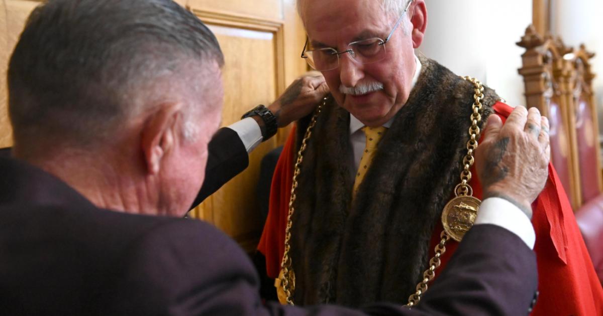 Former paratrooper Stan Wildhirt named South Tyneside Mayor