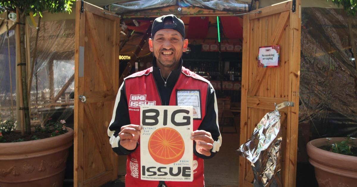 Heatwave 'can't stop' dancing York Big Issue vendor