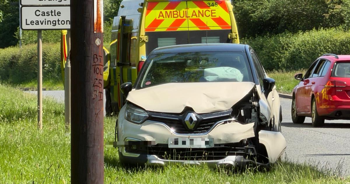 Green Lane A1044 in Yarm taped off after two-car crash