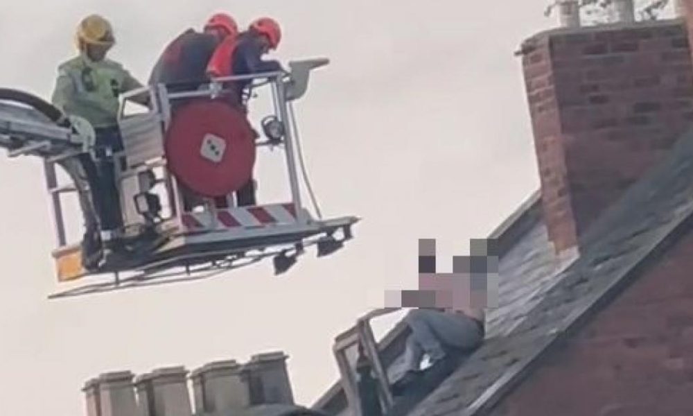 Man arrested after rooftop standoff in Bishop Auckland