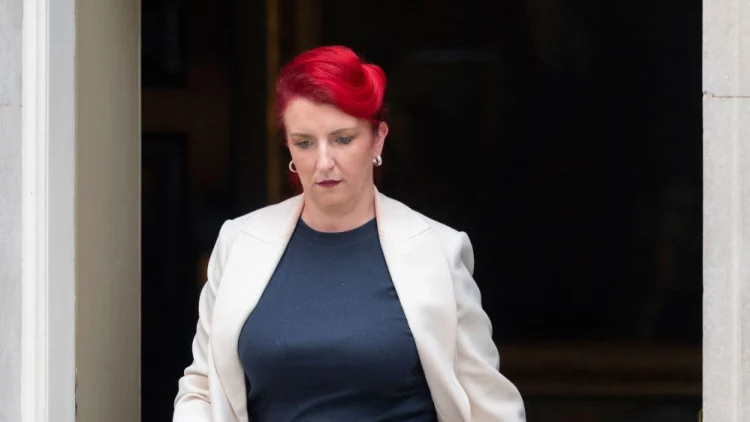 Starmer Must Quit If He Can't Deliver Urgent Change, Says Senior Labour MP