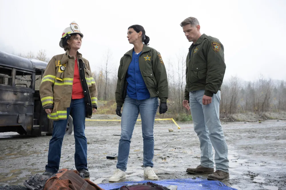 Fire Country Stars Discuss Sheriff Country Crossover