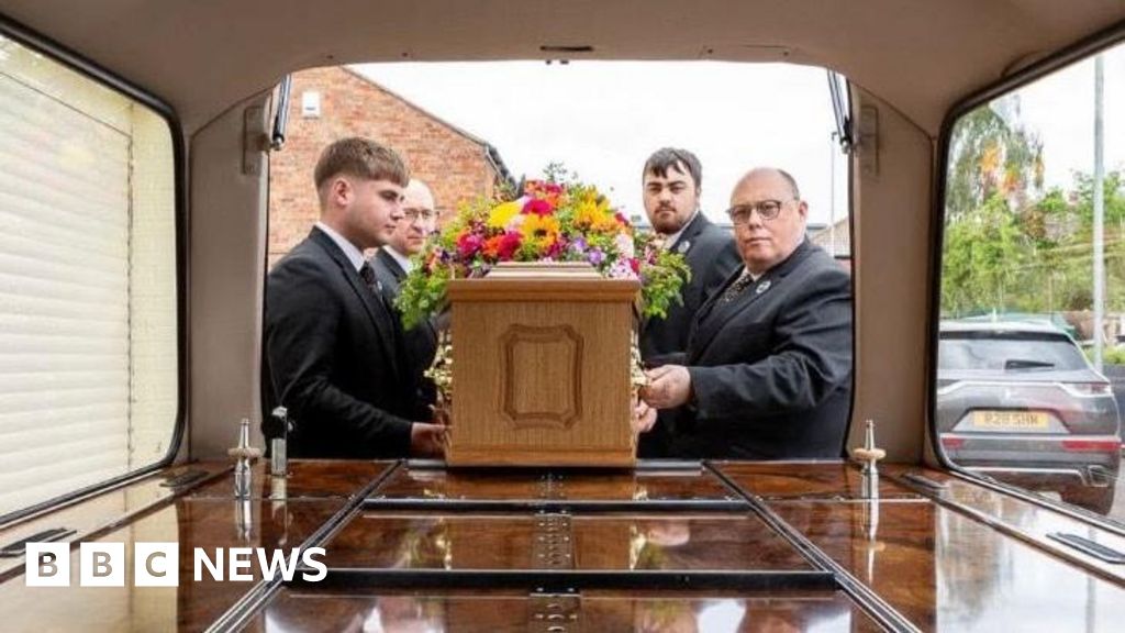 'Not having a proper funeral left me with painful memories'