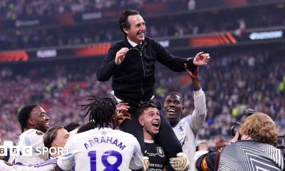 Unai Emery celebrates