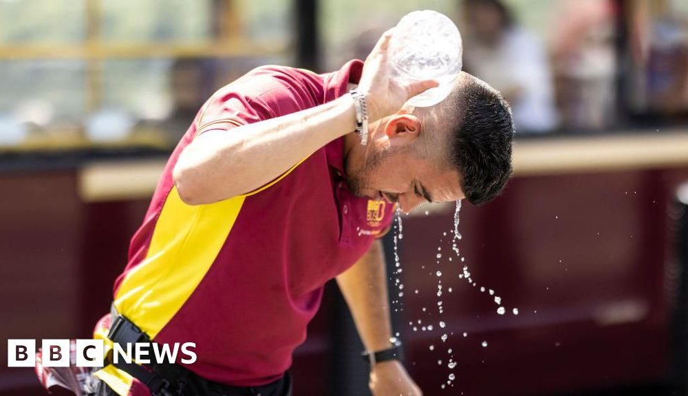 UK should set maximum working temperature rules, advisers say