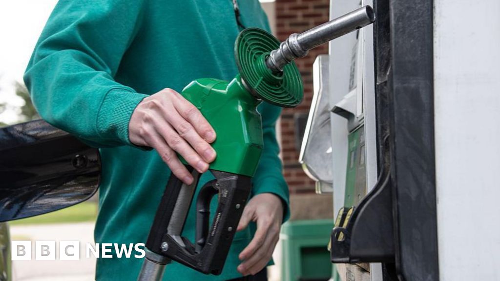 Oil prices ease as US seeks reopening of the Hormuz Strait