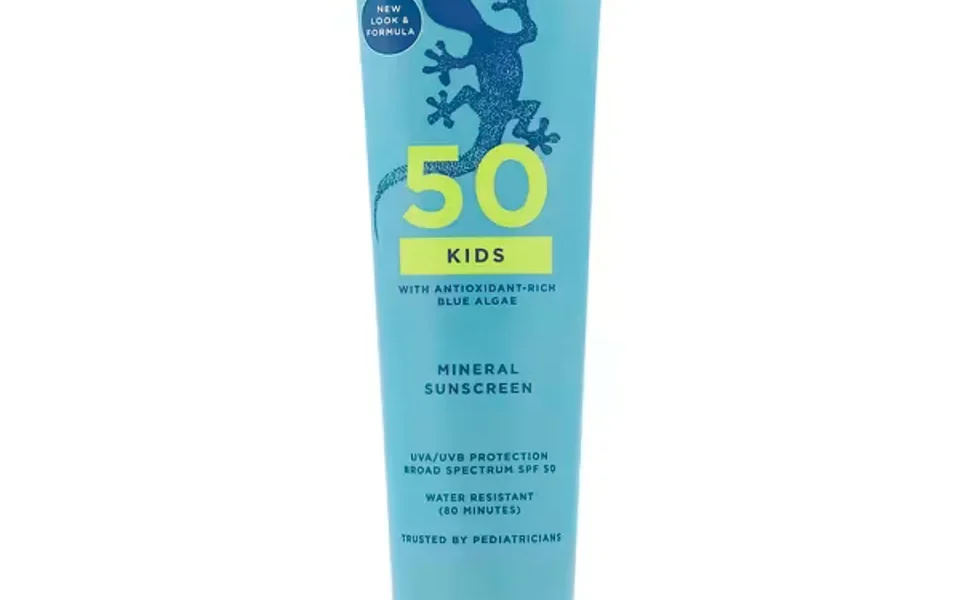 Ingredients To Avoid In Kids' Sunscreen, And 11 Of The Best To Shop Now