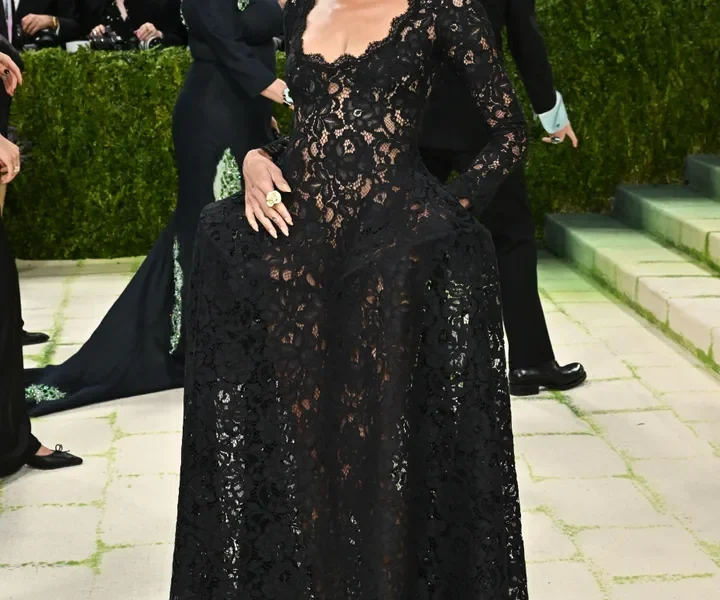 Zoë Kravitz spent the Met Gala red carpet posing with her hand in her pocket