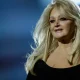 Bonnie Tyler Placed In An Induced Coma After Undergoing Surgery