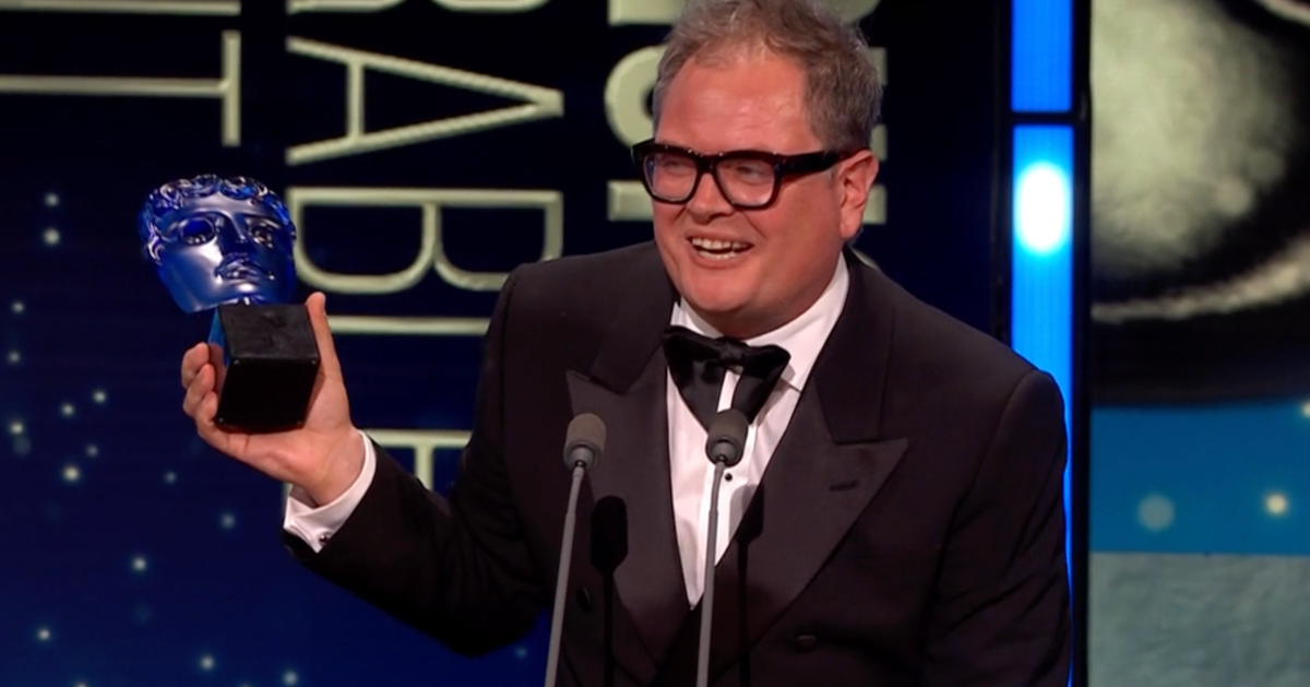 Alan Carr Shouts Out 'Thick' Celebrity Traitors At TV Baftas