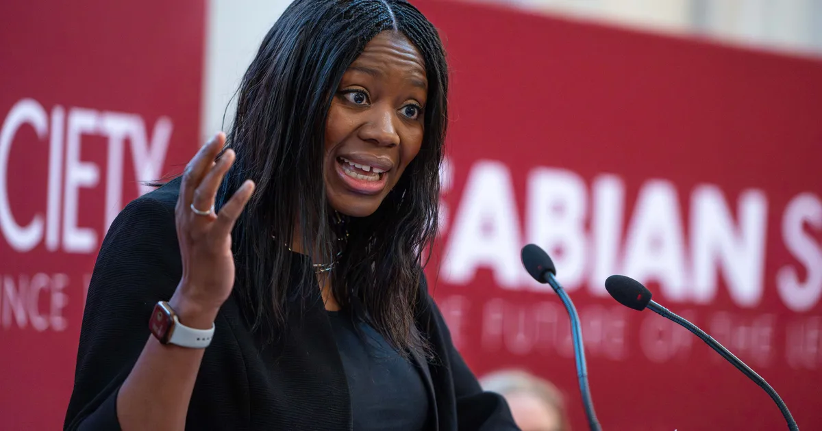 First Government Minister Resigns And Calls On Starmer To Quit