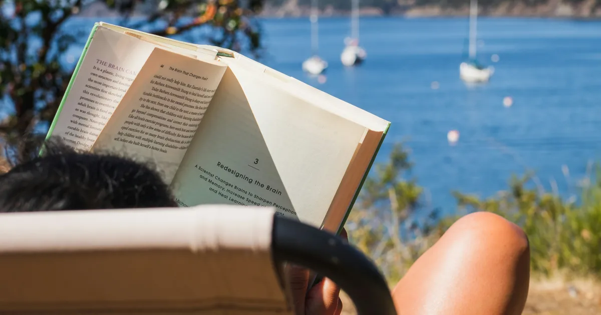 8 Of The Best Short Books To Read On Holiday