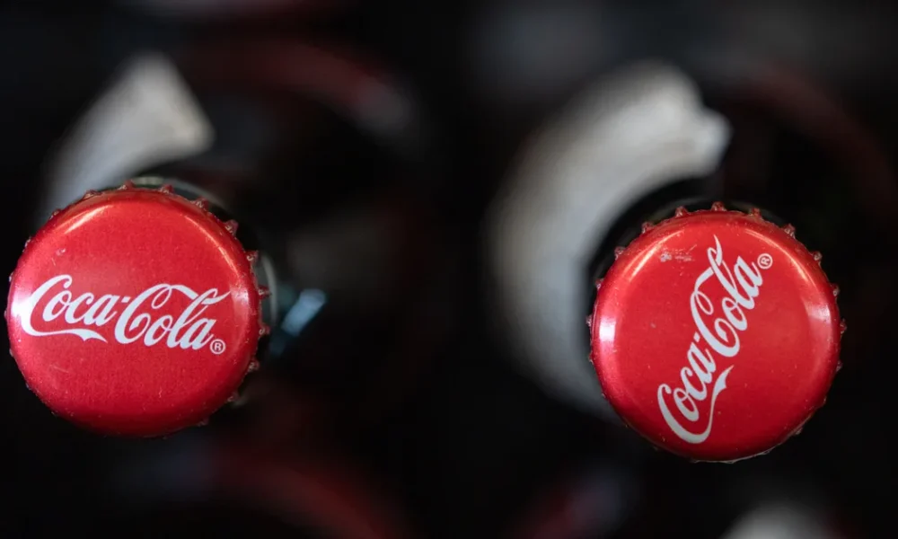 Experts Explain Why Cola Tastes Better In A Glass Bottle