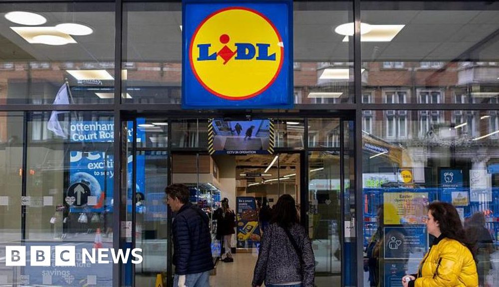 Lidl's new loyalty scheme less generous, shoppers say