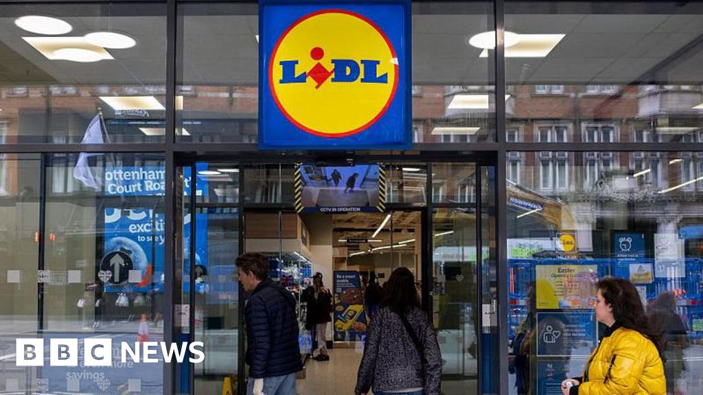 Lidl's new loyalty scheme less generous, shoppers say